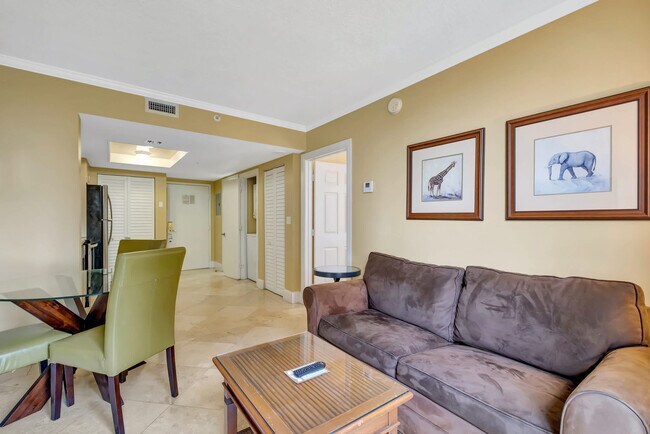 Foto del edificio - 2951 S Bayshore Dr