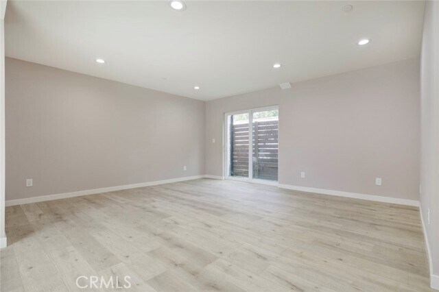 Building Photo - 15557 Wyandotte St