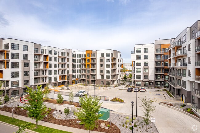 Building Photo - Lewis Block at Stadium Yards