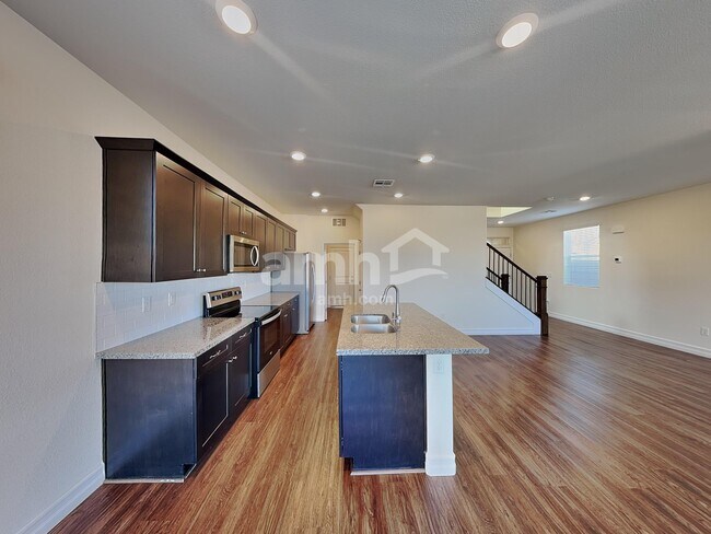 Foto del edificio - 5824 Petronius St