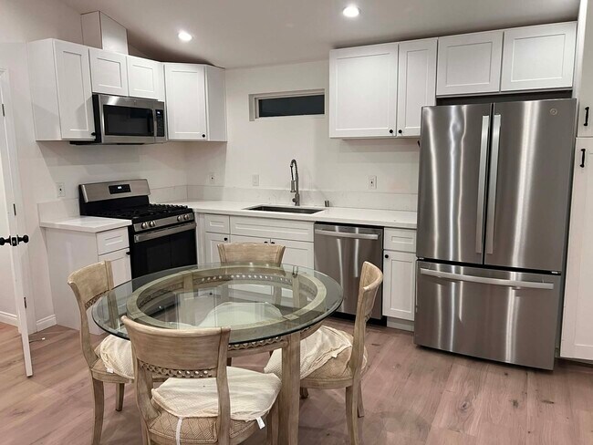 Foto del edificio - 16066 Bahama St