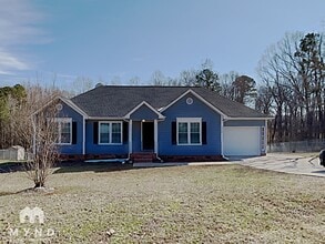 Building Photo - 512 Basswood Way