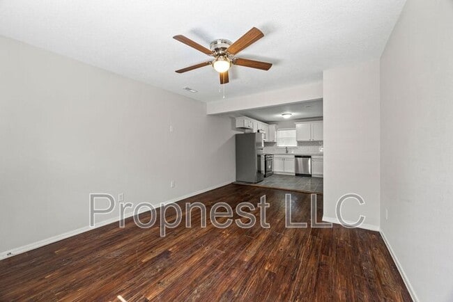 Building Photo - 2764 N Barcelona Ave