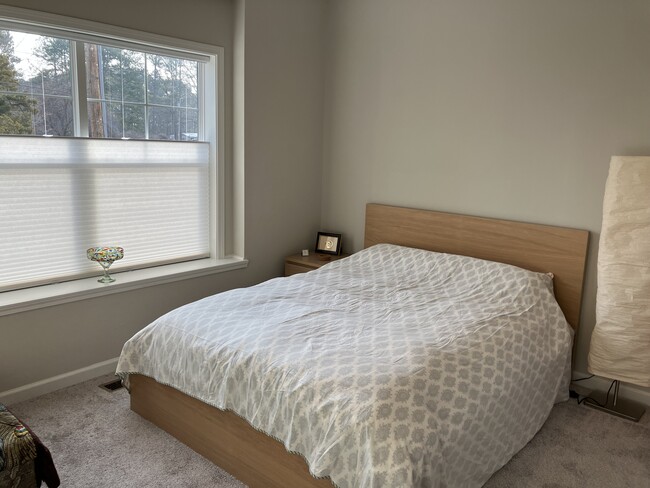 Building Photo - 407 6th St