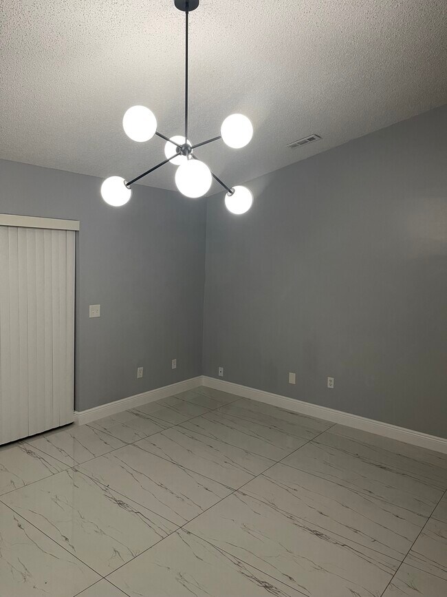 Foto del edificio - 843 SW Thrift Ave