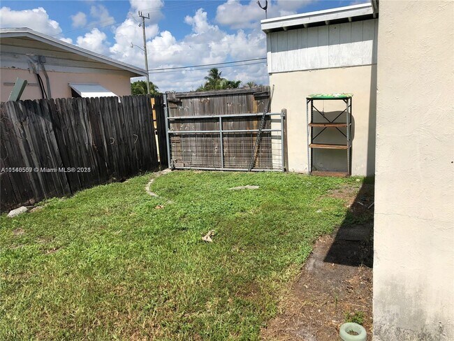 Foto del edificio - 5810 SW 38th Ct