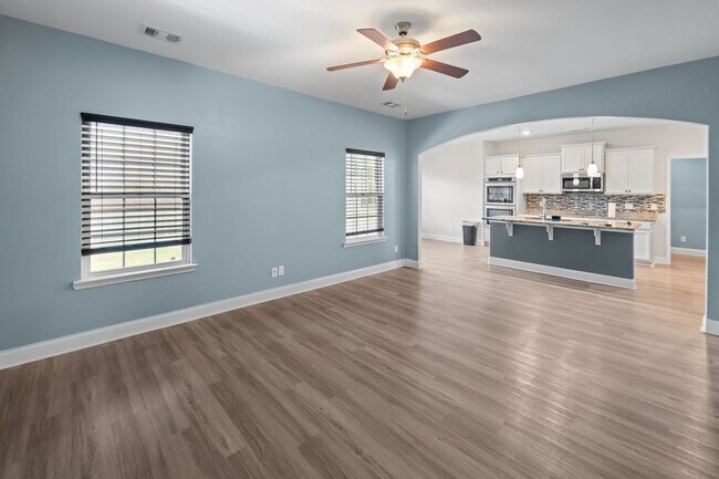 Foto del edificio - Spacious 5-Bedroom Home in The Palms at New Hampstead with Office & Screened Porch