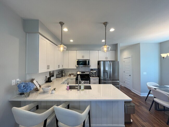 Foto del edificio - Spacious Living Meets Smart Design in This...