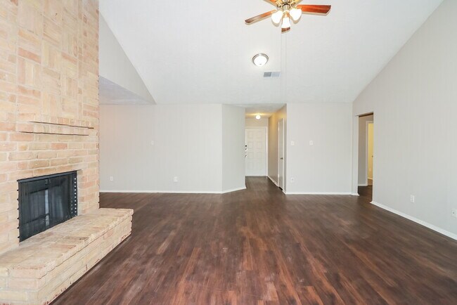 Foto del edificio - 15826 Beechnut St