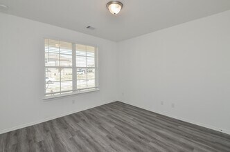 Building Photo - 23207 Morning Splendor Dr