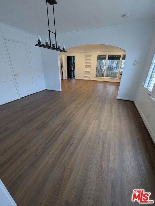 Building Photo - 640 N Poinsettia Pl