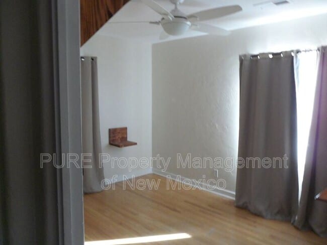 Building Photo - 3605 Mesa Verde Ave NE