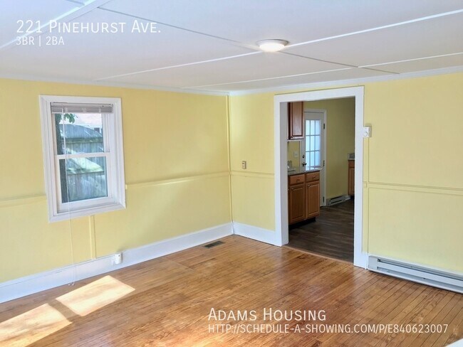 Foto del edificio - Spacious 3 Bedroom House Close to Campus