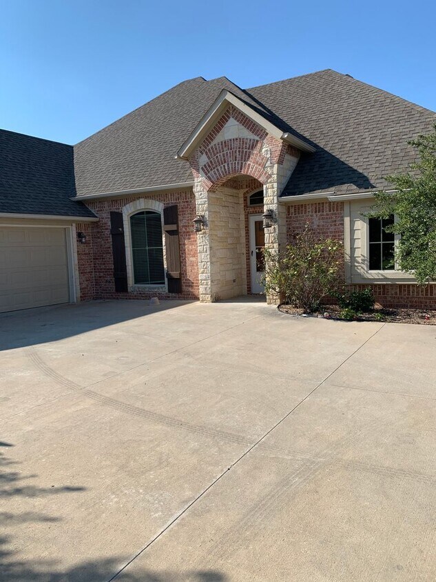 BEAUTIFUL HOME IN ROSE CREEK ADDITION House Rental in Ada, OK