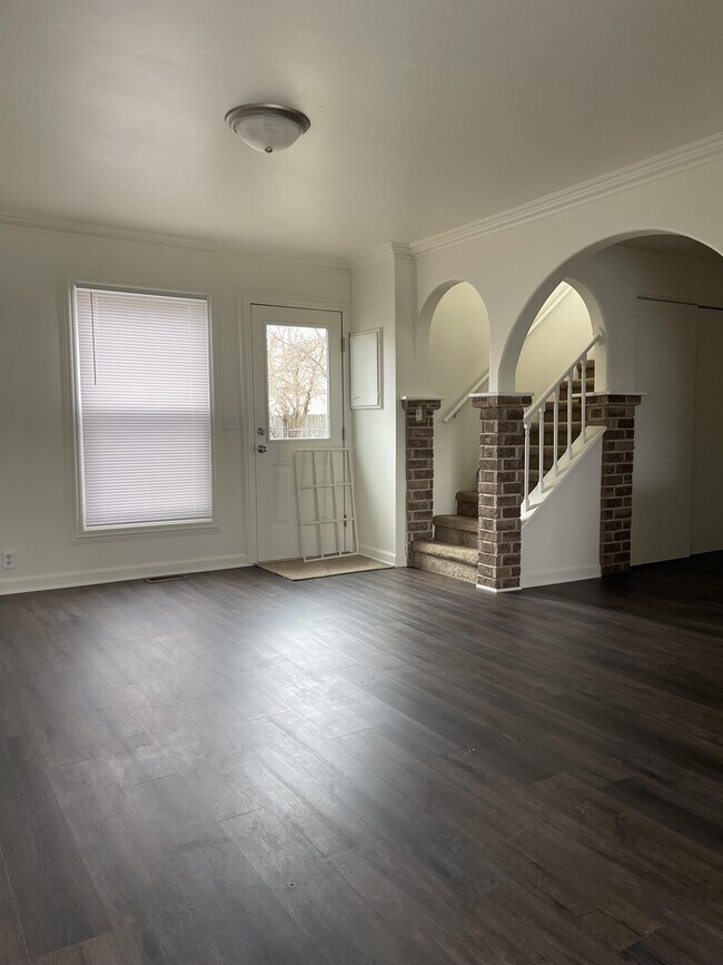 Foto del edificio - 1430 N Poplar Ave