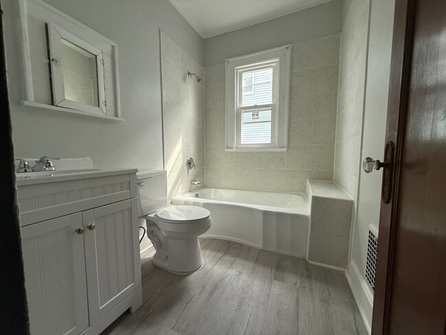 Bathroom - 318 Scio St