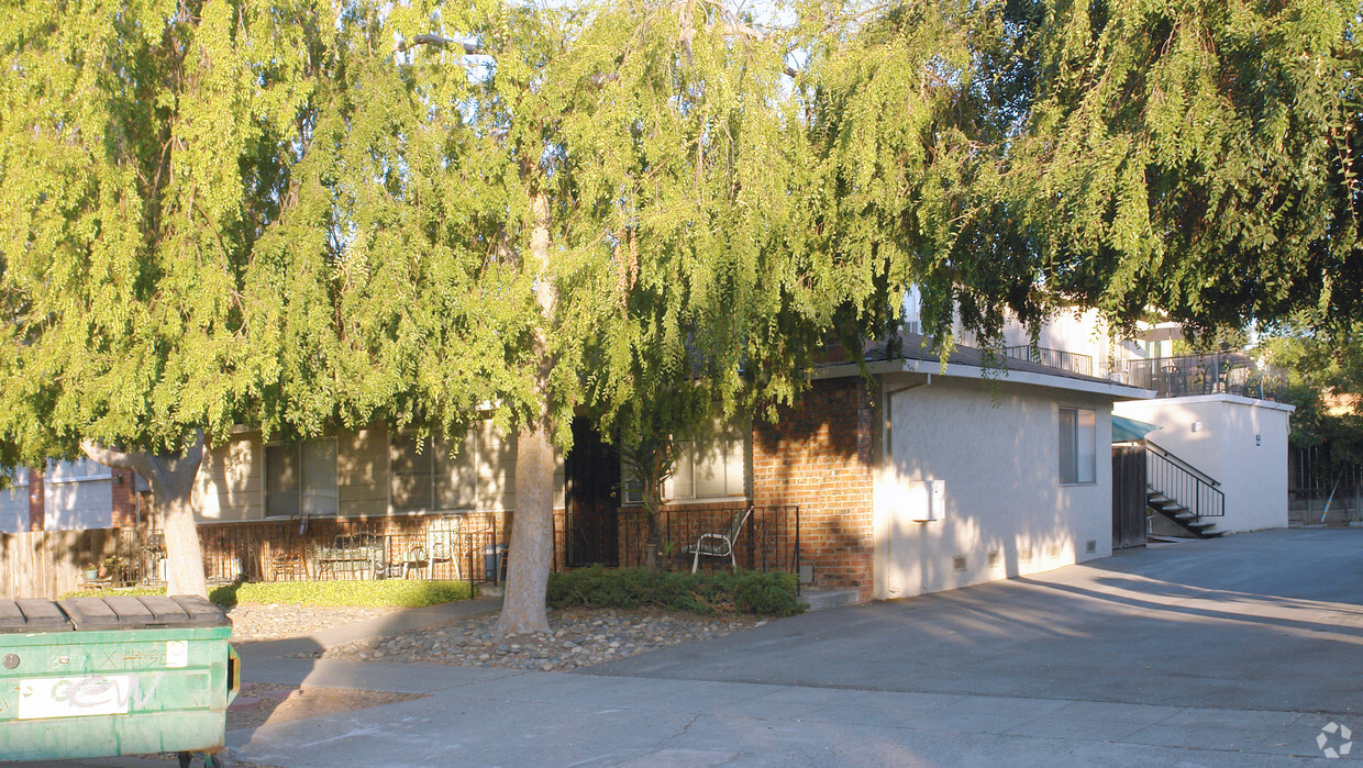 Primary Photo - 3989 Starview Dr