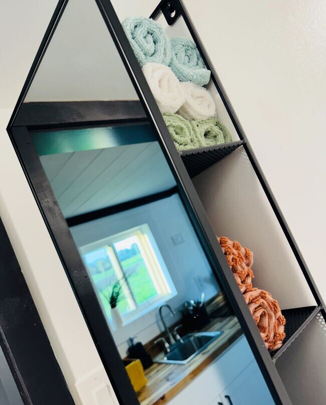 Foto del edificio - Nomad Nest Available Now For Rent