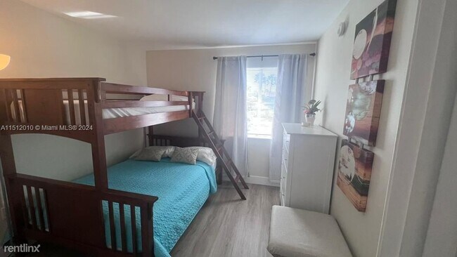 Building Photo - 3 br, 2 bath House - 4990 NW 102nd Ave # 2...