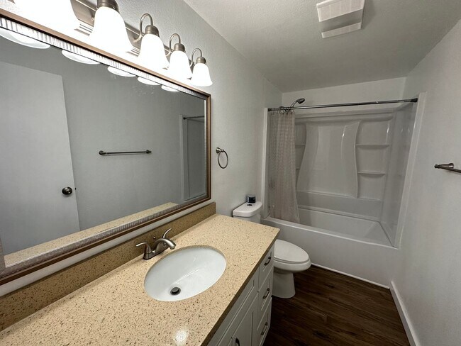 Foto del edificio - Charming 3 Bedroom 1 Bath Rambler in Lacey!