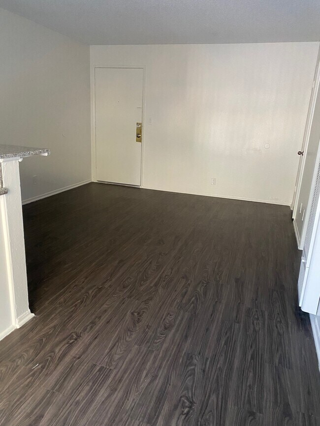 Building Photo - 7051 Coldwater Canyon Ave