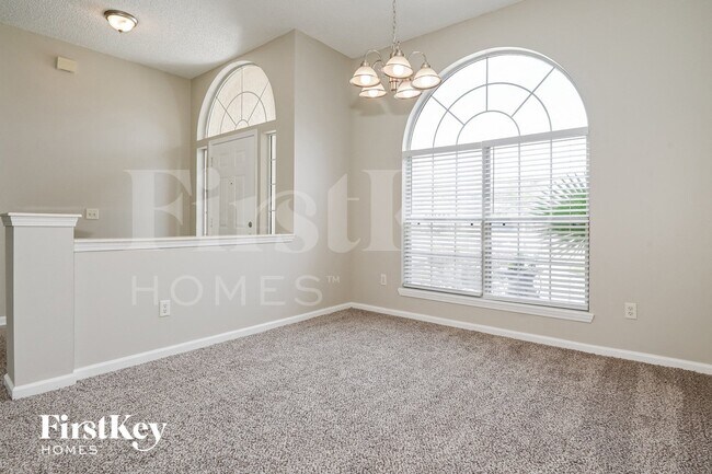 Foto del edificio - 2352 Longmont Dr