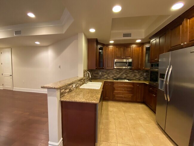 Foto del edificio - 10950 Bloomfield St