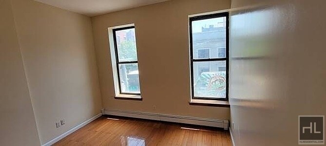 Foto principal - 688 Union St