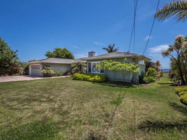 Building Photo - Panoramic Ocean Views