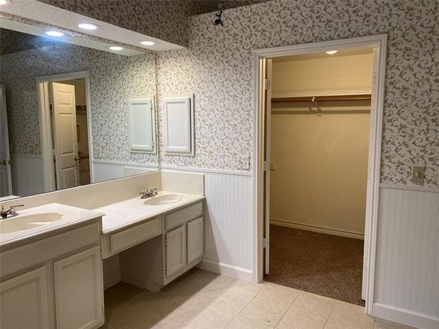Building Photo - 2213 Green Hill Dr