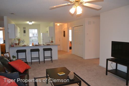 Primary Photo - 100 Orange Ct