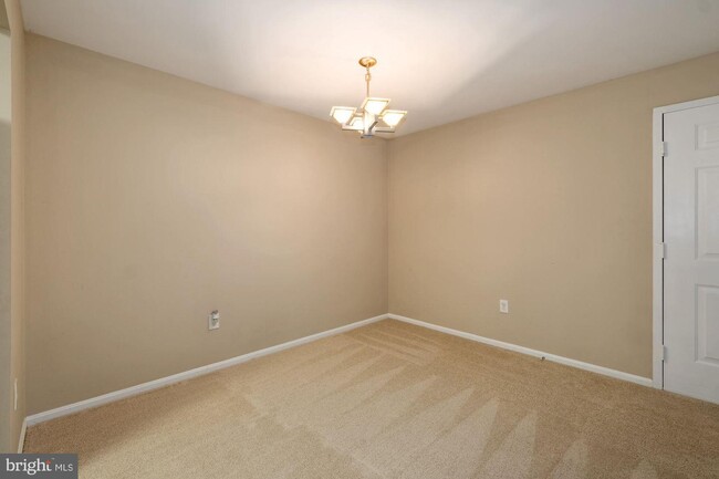 Foto del edificio - 8608 Shadwell Dr