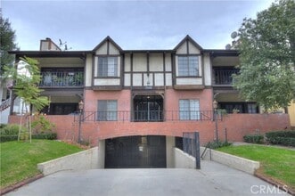 Building Photo - 2606 Caada Blvd