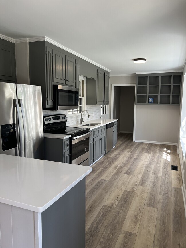 Foto del edificio - 1051 Crooked Creek Rd