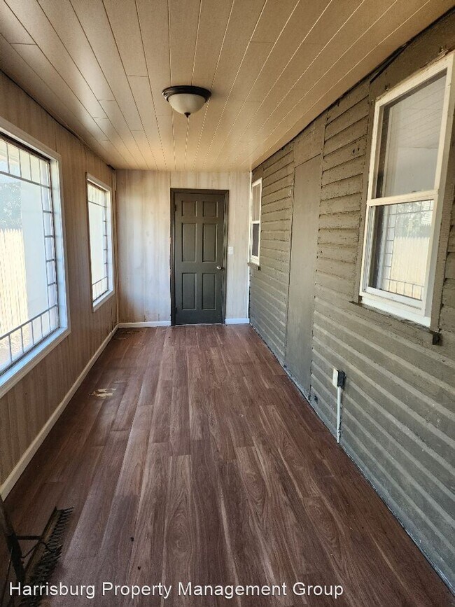 Building Photo - 2 br, 1 bath House - 258 W 2nd St