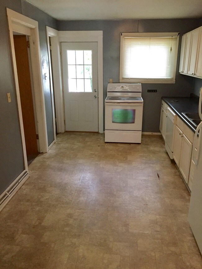 Kitchen View 3 - 1026 Drake St