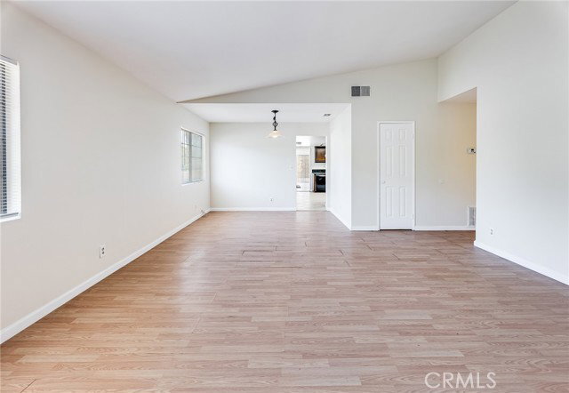 Foto del edificio - 5546 McLennan Ave