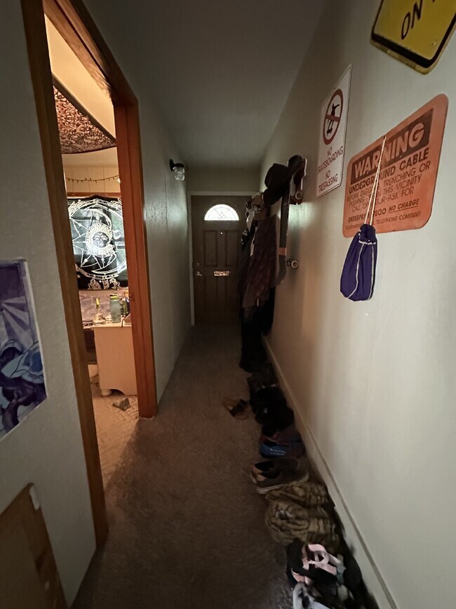 Foto del edificio - 3 Bed 1 Bath near UWEC! Available June 1st!