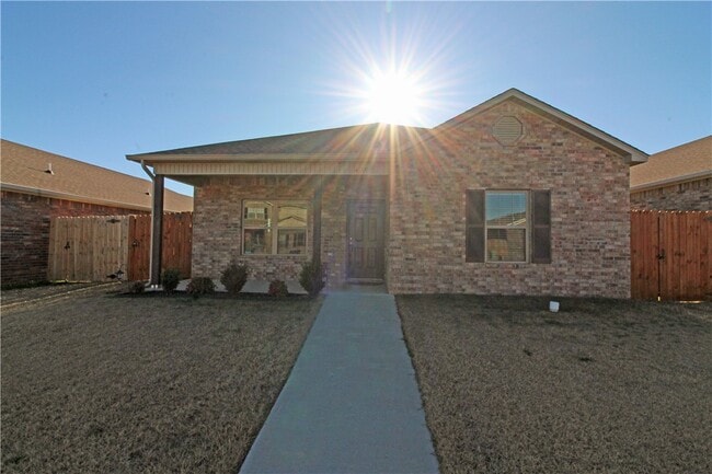 Building Photo - 4309 SW Gallatine Ave