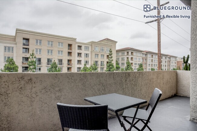 Foto del edificio - 12435 W Jefferson Blvd