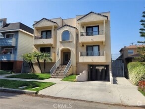 Building Photo - 11041 La Maida St