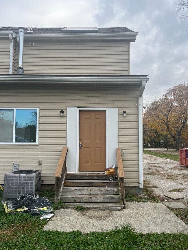 Building Photo - 4200 Deer Park Rd