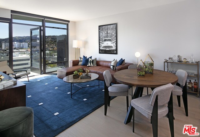 Foto principal - 1755 Argyle Ave