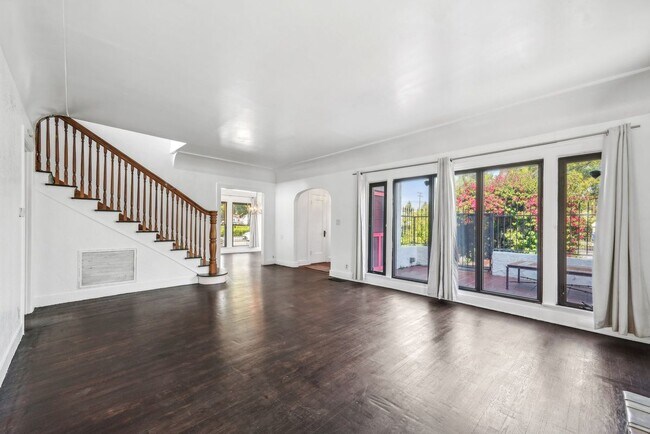 Foto del edificio - 3098 N Arrowhead Ave