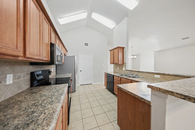Building Photo - 332 Peanut Dr