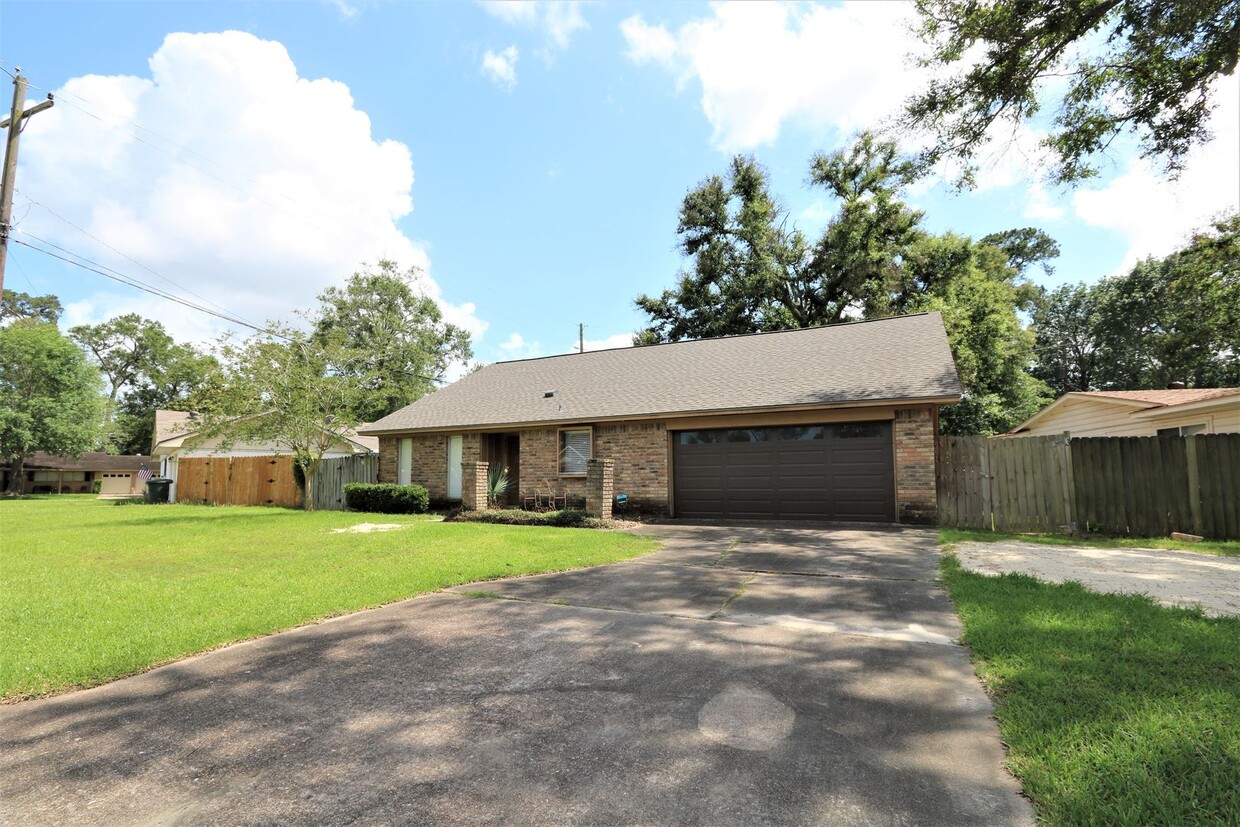 Primary Photo - 6255 Tulip Dr, Beaumont, TX 77706