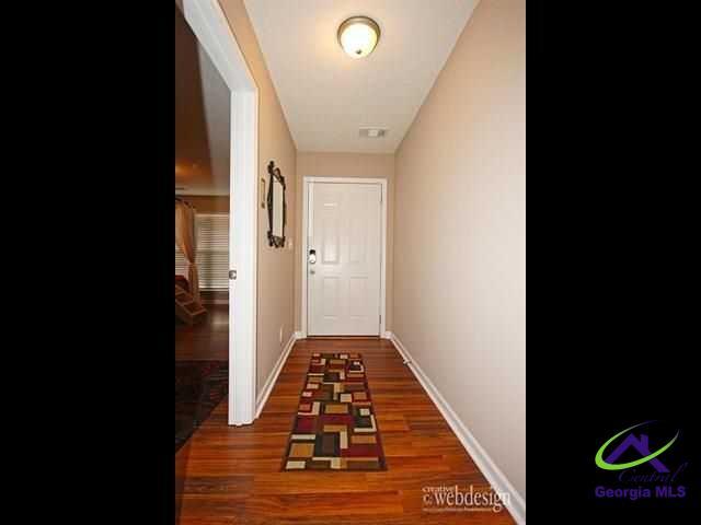 Foto del edificio - 302 Laurel Woods Dr