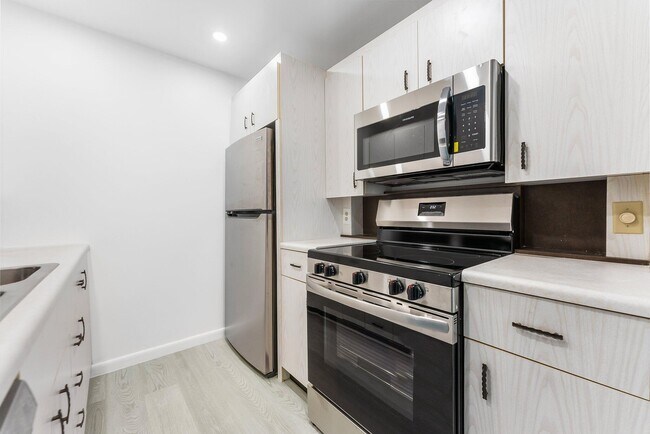 Foto del edificio - 4006 Cornwall Dr