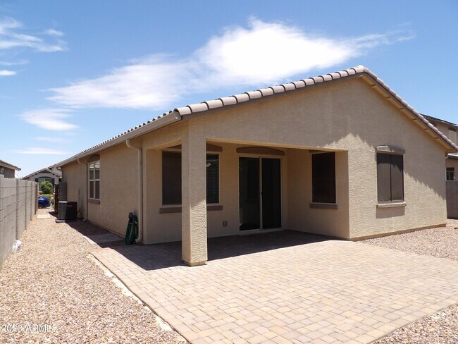 Foto del edificio - 2117 W Garland Dr