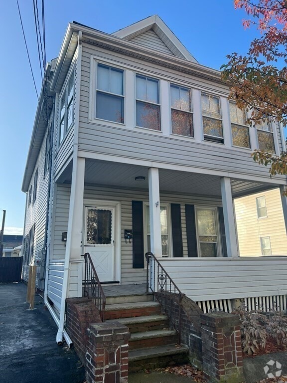 Building Photo - 24 Parlin St